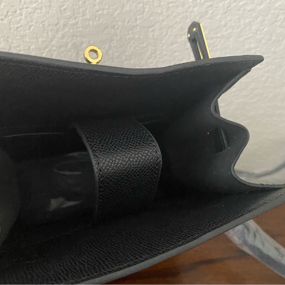 *READ Black Epsom Leather Mini Sport Bag Belted Front Structured Crossbody B8 - Picture 11 of 15